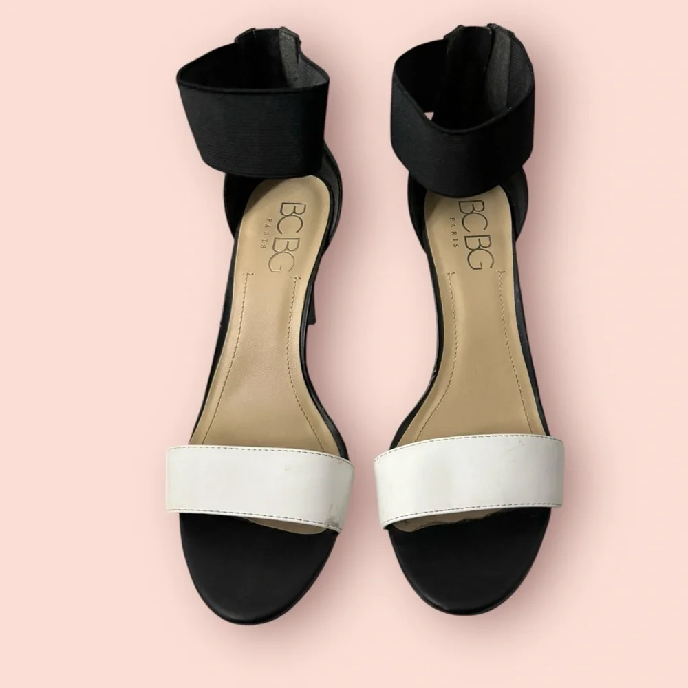 BCBG Black & White Ankle Strap Stiletto Sandals Size 9M